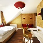 Otel Moments Boutique 4*