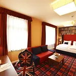Hotel Moments Boutique 4*