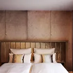 Hotel Moments Boutique 4*