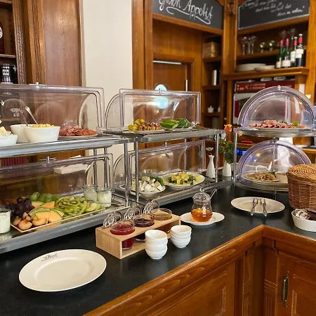 Hotel Moments Boutique 4*