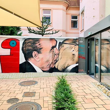 Moments Boutique بوتسن