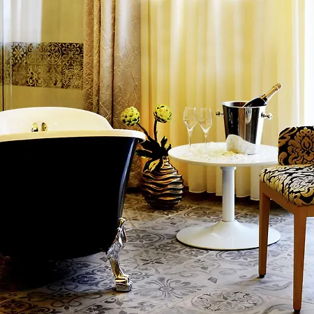 Hotel Moments Boutique 4*