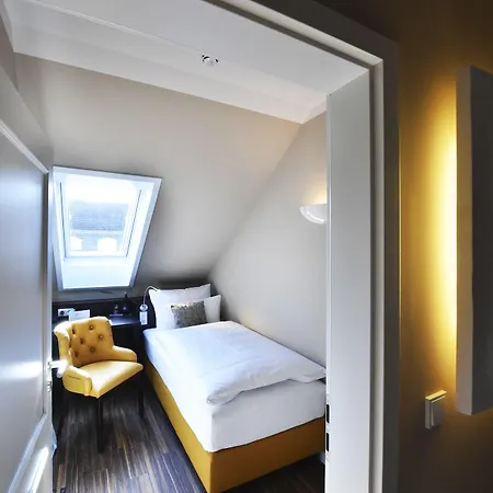 Moments Boutique Hotel 4*