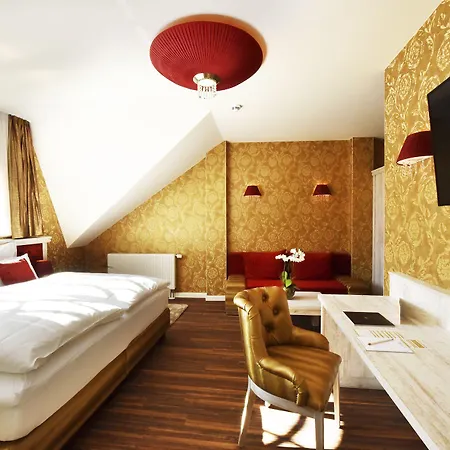 Hotel Moments Boutique 4*