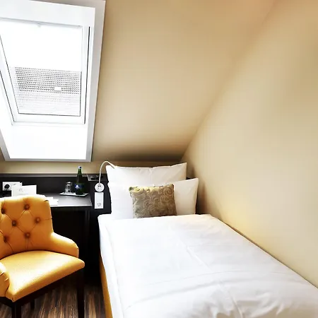 Moments Boutique Hotel 4*