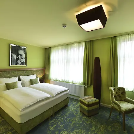 Moments Boutique Hotel 4*