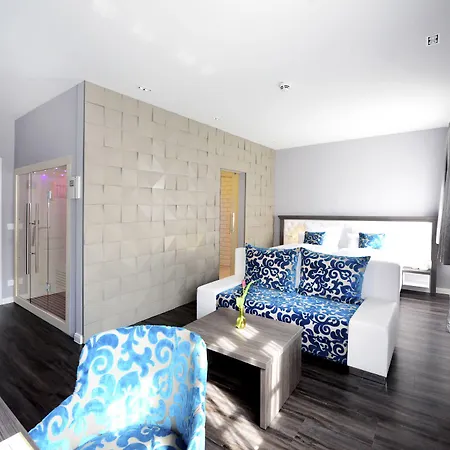 Moments Boutique Hotel 4*