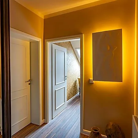 Moments Boutique 4*