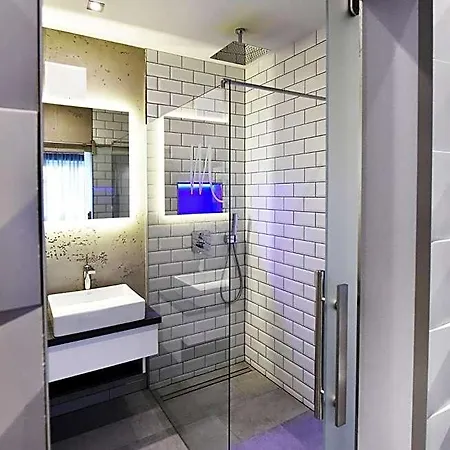 Hotel Moments Boutique 4*