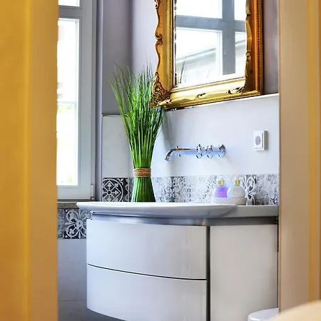 Moments Boutique Hotel 4*