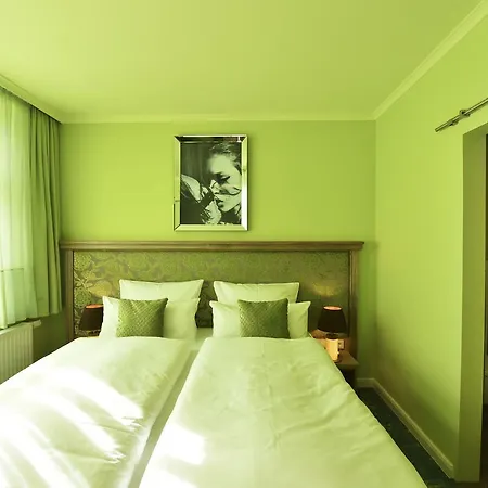 Moments Boutique فندق بوتسن