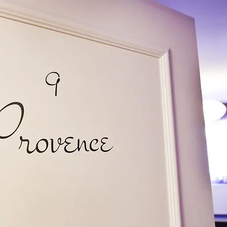 Moments Boutique Hotel 4*