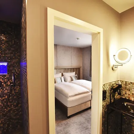 Hotel Moments Boutique 4*