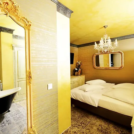 Moments Boutique Hotel 4*