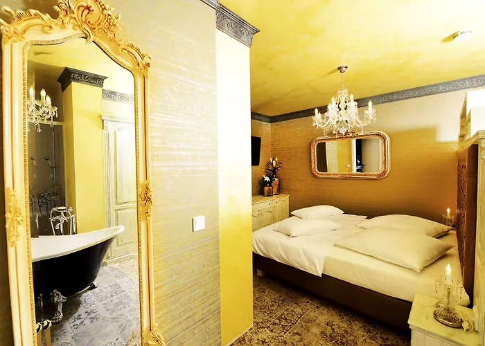 Moments Boutique 4* بوتسن