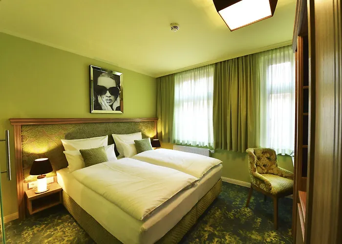 Moments Boutique 4* بوتسن