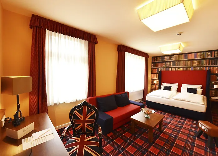 فندق Moments Boutique 4*