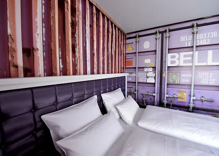 Moments Boutique بوتسن