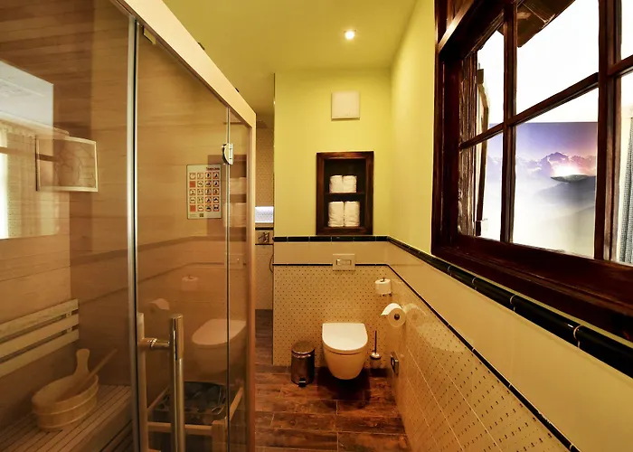 Moments Boutique بوتسن